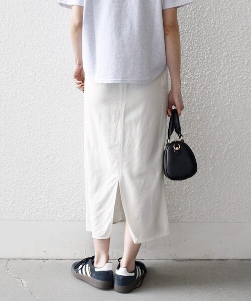 SHIPS any（シップス エニィ）の「SHIPS any:〈手洗い可能〉リネンミックス Iライン フリル イージー スカート（スカート・レディース・ブラウン/オフホワイト/ブラック・ONE SIZE）」の4枚目の写真