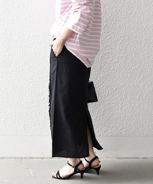 SHIPS any（シップス エニィ）の「SHIPS any:〈手洗い可能〉リネンミックス Iライン フリル イージー スカート（スカート・レディース・ブラウン/オフホワイト/ブラック・ONE SIZE）」の10枚目の写真