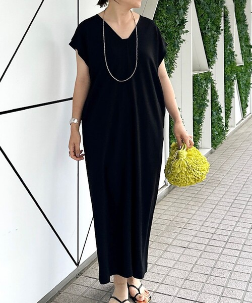 Rie Miller(リエミラー)の「ウォッシャブル袖口リブマキシ丈ワンピースジョーゼットダンボール(ワンピース・レディース・ブラック/オフホワイト・38)」の21枚目の写真