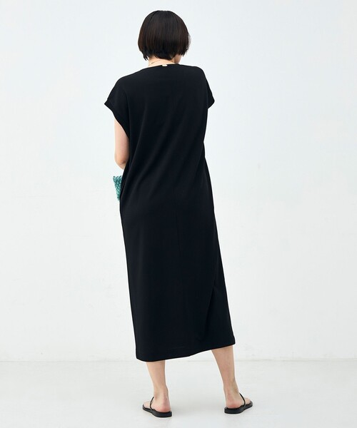 Rie Miller(リエミラー)の「ウォッシャブル袖口リブマキシ丈ワンピースジョーゼットダンボール(ワンピース・レディース・ブラック/オフホワイト・38)」の19枚目の写真