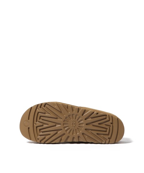 ESTNATION（エストネーション）の「UGG(R) / Goldenstar Hi Cutout スリッポン（サンダル・レディース・ブラック/キャメル・6/8/7）」の5枚目の写真