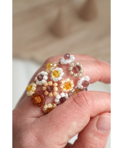tone（トーン）の「【月照】フラワービーズリング(MA)（リング・レディース・モカ/ベージュ/イエロー/オレンジ・FREE）」の9枚目の写真
