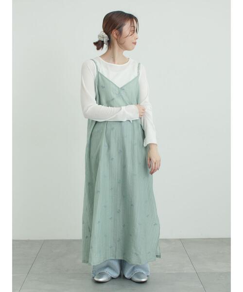 Samansa Mos2(サマンサ モスモス)の「シアー楊柳刺繍キャミソールワンピース(ワンピース・レディース・オフホワイト/ブラック/ミント・F)」の3枚目の写真