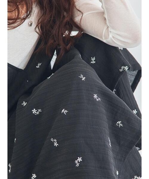 Samansa Mos2(サマンサ モスモス)の「シアー楊柳刺繍キャミソールワンピース(ワンピース・レディース・オフホワイト/ブラック/ミント・F)」の7枚目の写真