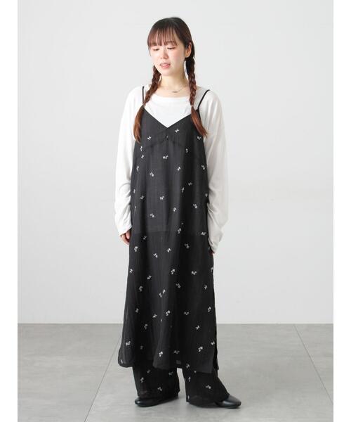 Samansa Mos2(サマンサ モスモス)の「シアー楊柳刺繍キャミソールワンピース(ワンピース・レディース・オフホワイト/ブラック/ミント・F)」の8枚目の写真