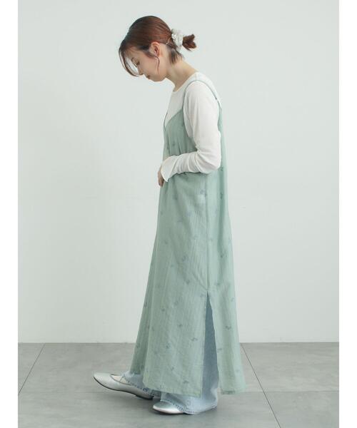 Samansa Mos2(サマンサ モスモス)の「シアー楊柳刺繍キャミソールワンピース(ワンピース・レディース・オフホワイト/ブラック/ミント・F)」の13枚目の写真