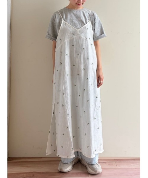 Samansa Mos2（サマンサ モスモス）の「シアー楊柳刺繍キャミソールワンピース（ワンピース・レディース・オフホワイト/ブラック/ミント・F）」の2枚目の写真