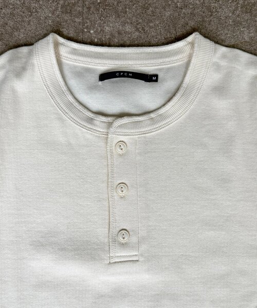 CPCM(シーピーシーエム)の「スパンリブヘンリーT(Tシャツ/カットソー・メンズ・カーキ/ブラック/ホワイト・MEDIUM/LARGE)」の15枚目の写真