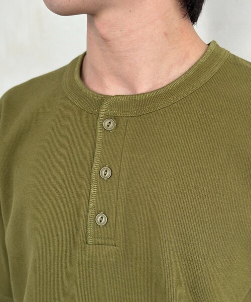 CPCM(シーピーシーエム)の「スパンリブヘンリーT(Tシャツ/カットソー・メンズ・カーキ/ブラック/ホワイト・MEDIUM/LARGE)」の4枚目の写真