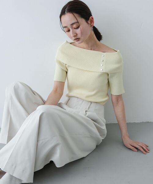 SENSE OF PLACE by URBAN RESEARCH(センスオブプレイスバイアーバンリサーチ)の「『洗濯可』メタルボタンオフショルリブセーター(ニット/セーター・レディース・オフホワイト/ブラック/イエロー・ONE)」の3枚目の写真