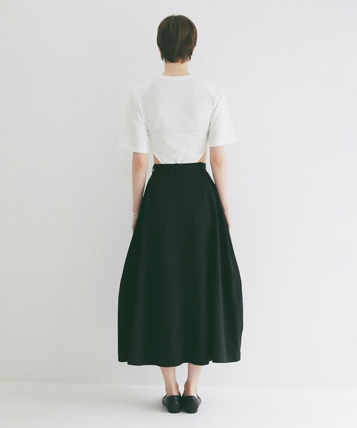 CLANE(クラネ)の「COCOON LINE VOLUME SKIRT(スカート・レディース・ベージュ/ブラック/ホワイト・1/0)」の5枚目の写真