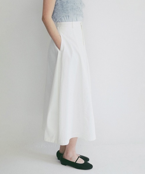 CLANE(クラネ)の「COCOON LINE VOLUME SKIRT(スカート・レディース・ベージュ/ブラック/ホワイト・1/0)」の9枚目の写真