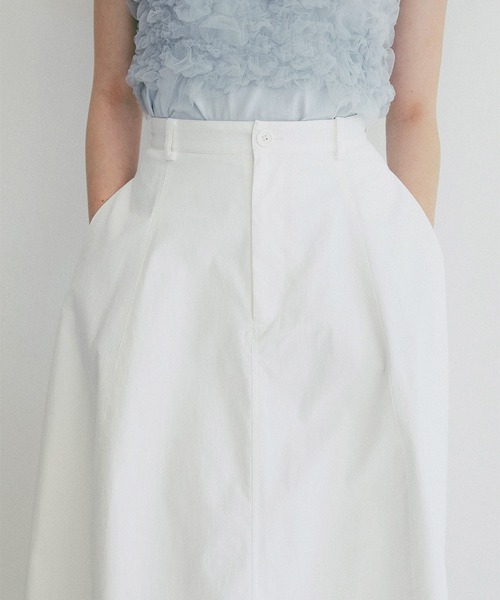 CLANE(クラネ)の「COCOON LINE VOLUME SKIRT(スカート・レディース・ベージュ/ブラック/ホワイト・1/0)」の11枚目の写真