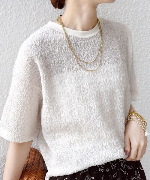 SHIPS（シップス）の「【WEB限定】〈手洗い可能〉ウェーブ クレープ ショート スリーブ カットソー（Tシャツ/カットソー・レディース・ナチュラル/ベージュ/ブラック・ONE SIZE）」の2枚目の写真