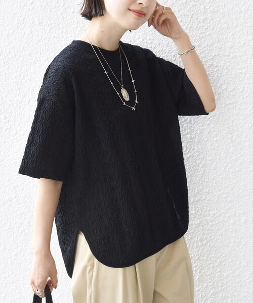 SHIPS（シップス）の「【WEB限定】〈手洗い可能〉ウェーブ クレープ ショート スリーブ カットソー（Tシャツ/カットソー・レディース・ナチュラル/ベージュ/ブラック・ONE SIZE）」の3枚目の写真