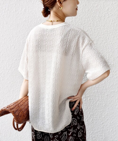 SHIPS（シップス）の「【WEB限定】〈手洗い可能〉ウェーブ クレープ ショート スリーブ カットソー（Tシャツ/カットソー・レディース・ナチュラル/ベージュ/ブラック・ONE SIZE）」の10枚目の写真