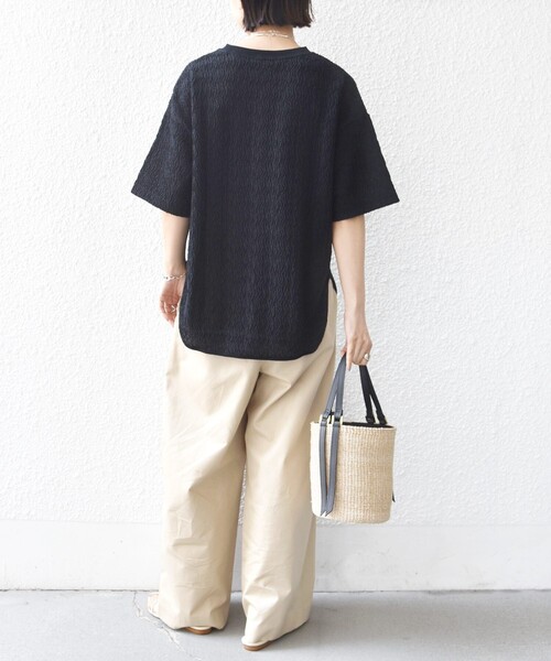SHIPS（シップス）の「【WEB限定】〈手洗い可能〉ウェーブ クレープ ショート スリーブ カットソー（Tシャツ/カットソー・レディース・ナチュラル/ベージュ/ブラック・ONE SIZE）」の13枚目の写真