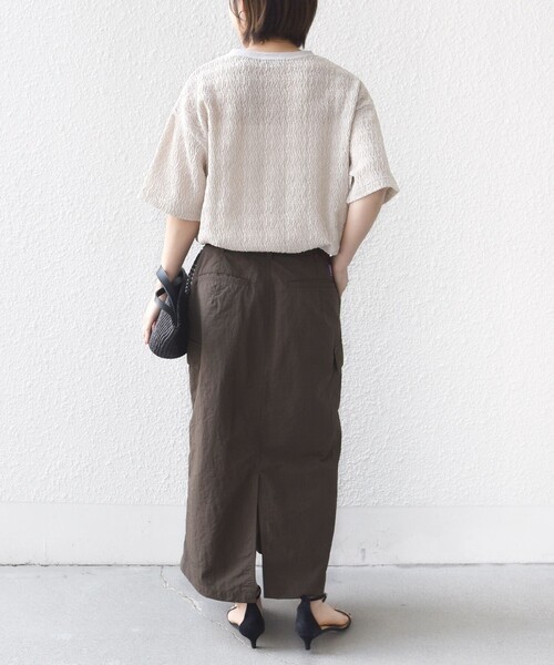 SHIPS（シップス）の「【WEB限定】〈手洗い可能〉ウェーブ クレープ ショート スリーブ カットソー（Tシャツ/カットソー・レディース・ナチュラル/ベージュ/ブラック・ONE SIZE）」の21枚目の写真