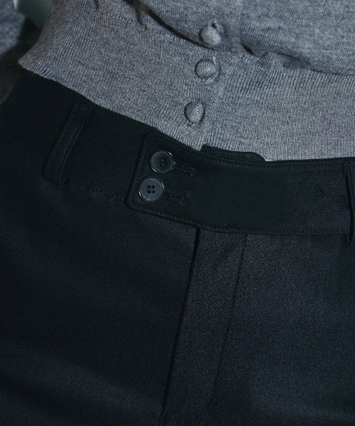 OURNOSTALGIA（アワー ノスタルジア）の「90s capri pants_Black(O25-PT01)（スラックス・レディース・ブラック・X-SMALL/SMALL/MEDIUM）」の2枚目の写真