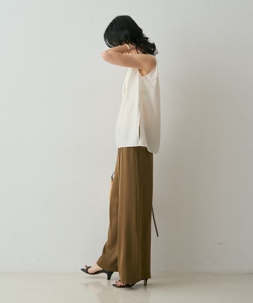qualite(カリテ)の「シルキーローンブラウス 春服 夏服 オフィスカジュアル(シャツ/ブラウス・レディース・アイボリー/ライム・フリー)」の5枚目の写真