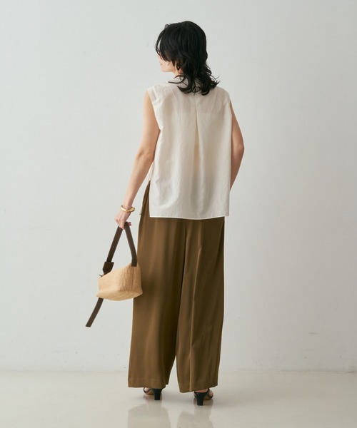 qualite(カリテ)の「シルキーローンブラウス 春服 夏服 オフィスカジュアル(シャツ/ブラウス・レディース・アイボリー/ライム・フリー)」の9枚目の写真