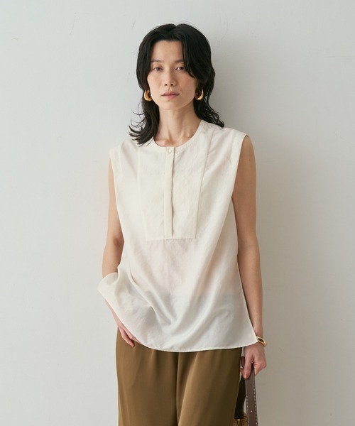 qualite(カリテ)の「シルキーローンブラウス 春服 夏服 オフィスカジュアル(シャツ/ブラウス・レディース・アイボリー/ライム・フリー)」の16枚目の写真