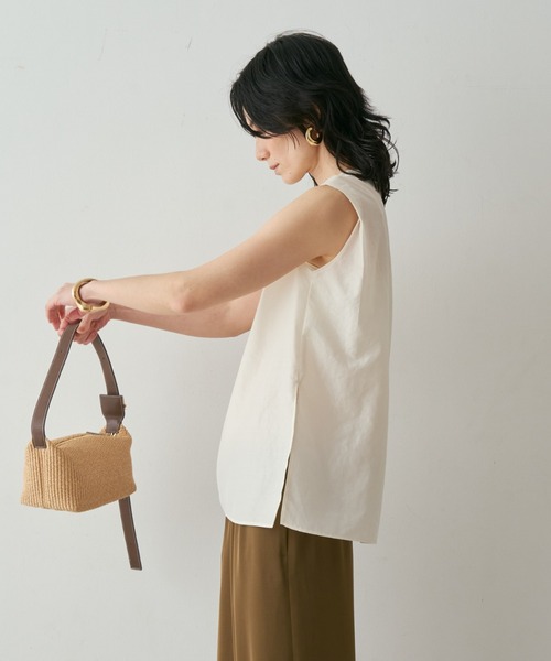 qualite(カリテ)の「シルキーローンブラウス 春服 夏服 オフィスカジュアル(シャツ/ブラウス・レディース・アイボリー/ライム・フリー)」の17枚目の写真