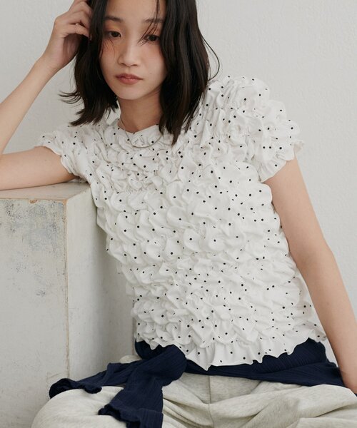 DISCOAT（ディスコート）の「シャーリング半袖Tシャツ（Tシャツ/カットソー・レディース・オフホワイト/ブラック/ピンク/ブラウン/ホワイト・FREE）」の2枚目の写真