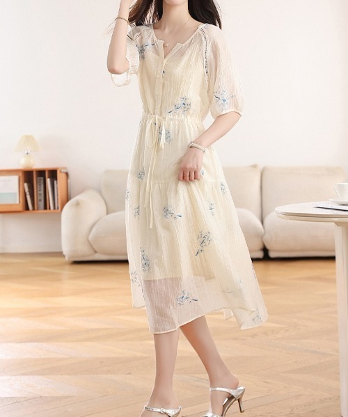 LUCPY（ラクピー）の「刺繍シアーウエストリボンワンピース（ワンピース・レディース・ホワイト・X-LARGE/LARGE/MEDIUM/SMALL）」の3枚目の写真