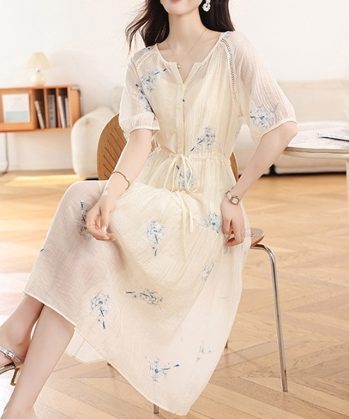 LUCPY（ラクピー）の「刺繍シアーウエストリボンワンピース（ワンピース・レディース・ホワイト・X-LARGE/LARGE/MEDIUM/SMALL）」の4枚目の写真