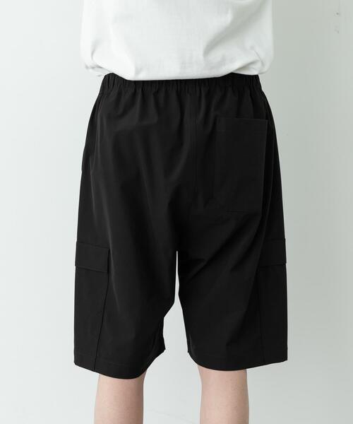 URBAN RESEARCH Sonny Label(アーバンリサーチサニーレーベル)の「『接触冷感』『速乾』BREEZE FITイージーカーゴショーツ(その他パンツ・メンズ・ネイビー/チャコールグレー/ブラック・LARGE/MEDIUM)」の5枚目の写真