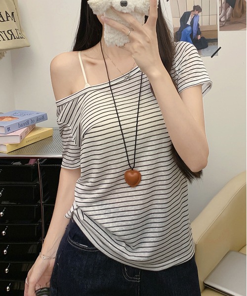MAISON DE THERESE(メゾン ド テレーズ)の「5 色展開 ストライプ オフショルダー T シャツ ルーズ 着痩せ トップス(Tシャツ/カットソー・レディース・イエロー/ホワイト/ブラック/ブルー/グレー・M)」の1枚目の写真