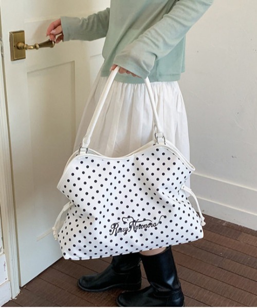 FREE STYLISTS(フリー スタイリスト)の「【Y2Kガーリー】 レトロドット柄 フロントロゴ刺繍 ートバッグ 【A4サイズ収納可能】(ショルダーバッグ・レディース・ブラック/ホワイト・FREE)」の13枚目の写真