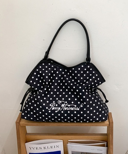 FREE STYLISTS(フリー スタイリスト)の「【Y2Kガーリー】 レトロドット柄 フロントロゴ刺繍 ートバッグ 【A4サイズ収納可能】(ショルダーバッグ・レディース・ブラック/ホワイト・FREE)」の19枚目の写真