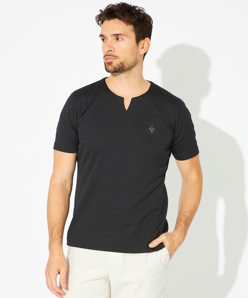 EPOCA UOMO(エポカウォモ)の「シャドー千鳥ジャカードキーネックカットソー(Tシャツ/カットソー・メンズ・ブラック/ホワイト・46/48)」の2枚目の写真