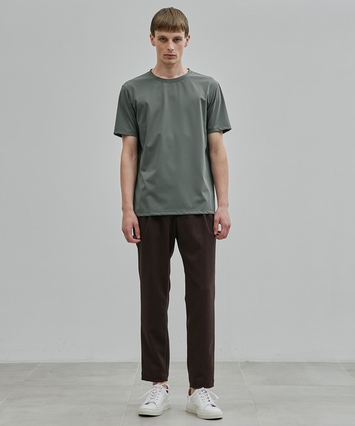 UNITED TOKYO(ユナイテッドトウキョウ)の「【残りわずか】QUICKDRY レギュラーTシャツ |日本生産/速乾性/防シワ/洗濯可能/よれない(Tシャツ/カットソー・メンズ・ライトグレー/ブラック/ダークグレー/グレイッシュベージュ・1/2/4/3)」の5枚目の写真