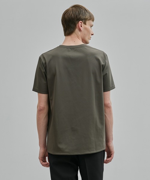 UNITED TOKYO(ユナイテッドトウキョウ)の「【残りわずか】QUICKDRY レギュラーTシャツ |日本生産/速乾性/防シワ/洗濯可能/よれない(Tシャツ/カットソー・メンズ・ライトグレー/ブラック/ダークグレー/グレイッシュベージュ・1/2/4/3)」の11枚目の写真