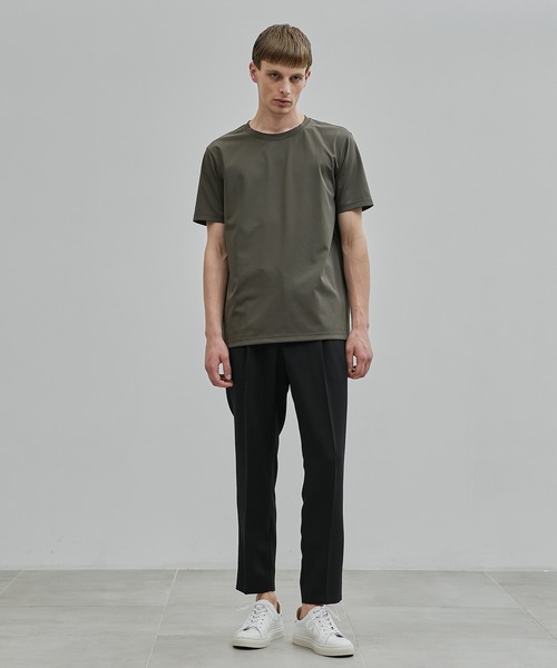 UNITED TOKYO(ユナイテッドトウキョウ)の「【残りわずか】QUICKDRY レギュラーTシャツ |日本生産/速乾性/防シワ/洗濯可能/よれない(Tシャツ/カットソー・メンズ・ライトグレー/ブラック/ダークグレー/グレイッシュベージュ・1/2/4/3)」の6枚目の写真