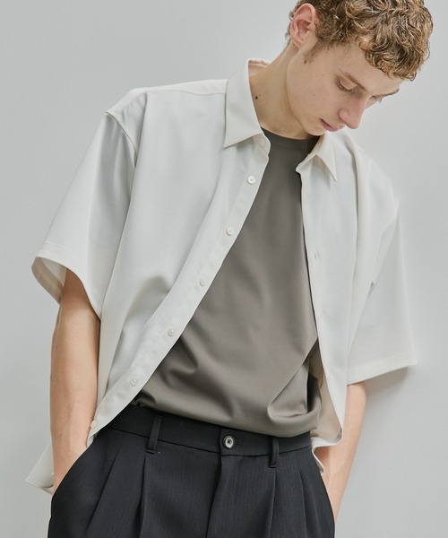 UNITED TOKYO(ユナイテッドトウキョウ)の「【残りわずか】QUICKDRY レギュラーTシャツ |日本生産/速乾性/防シワ/洗濯可能/よれない(Tシャツ/カットソー・メンズ・ライトグレー/ブラック/ダークグレー/グレイッシュベージュ・1/2/4/3)」の8枚目の写真