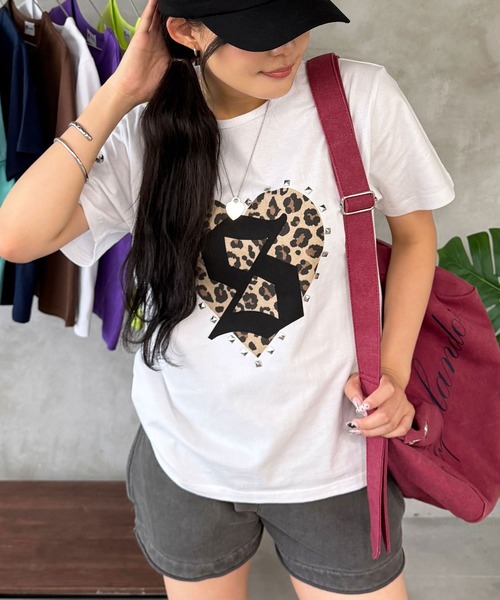 sedacle(セダクル)の「アソートハートスタッズTEE(Tシャツ/カットソー・レディース・ミント/カーキ/レッド/ネイビー/レオパード/ピンク・LARGE/MEDIUM/SMALL)」の6枚目の写真