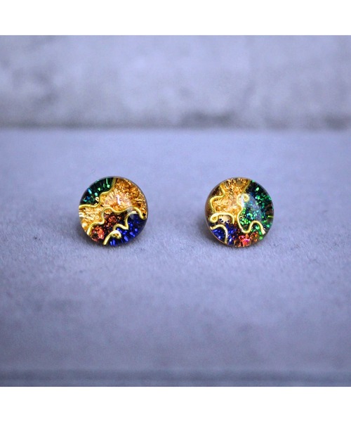 tone(トーン)の「【Willija】金属アレルギー対応《葉重~煌~》ワイヤーで描いた1点物ピアス(MA)(ピアス(両耳用)・レディース・ゴールド系2/ゴールド系3/ゴールド系1・FREE)」の3枚目の写真