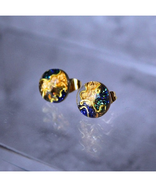 tone(トーン)の「【Willija】金属アレルギー対応《葉重~煌~》ワイヤーで描いた1点物ピアス(MA)(ピアス(両耳用)・レディース・ゴールド系2/ゴールド系3/ゴールド系1・FREE)」の10枚目の写真