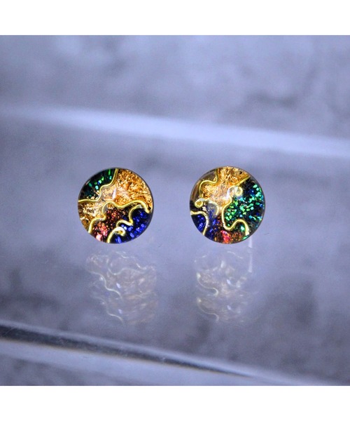 tone(トーン)の「【Willija】金属アレルギー対応《葉重~煌~》ワイヤーで描いた1点物ピアス(MA)(ピアス(両耳用)・レディース・ゴールド系2/ゴールド系3/ゴールド系1・FREE)」の11枚目の写真