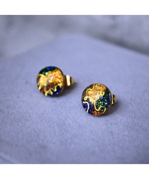 tone(トーン)の「【Willija】金属アレルギー対応《葉重~煌~》ワイヤーで描いた1点物ピアス(MA)(ピアス(両耳用)・レディース・ゴールド系2/ゴールド系3/ゴールド系1・FREE)」の12枚目の写真