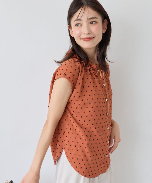 le.coeur blanc(ルクールブラン)の「カットドビーフリルネックブラウス(シャツ/ブラウス・レディース・オレンジ系その他/グリーン系その他2/ホワイト系その他2・38)」の14枚目の写真