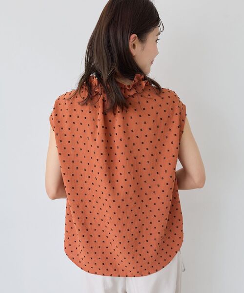 le.coeur blanc(ルクールブラン)の「カットドビーフリルネックブラウス(シャツ/ブラウス・レディース・オレンジ系その他/グリーン系その他2/ホワイト系その他2・38)」の17枚目の写真