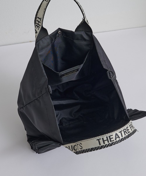 THEATRE PRODUCTS(シアタープロダクツ)の「【ZOZO限定】別注ドット柄JQテープテムズフリル2WAYナイロンショルダーバッグ-L-(ショルダーバッグ・レディース・ブラウン/ブラック・FREE)」の5枚目の写真