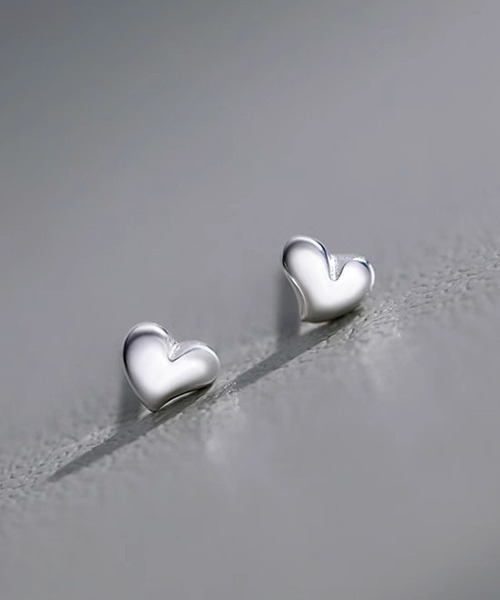 tunee(チュニー)の「EKG194/ハートワンポイントピアス/両耳用/(NEZ)(ピアス(両耳用)・レディース・シルバー・FREE)」の4枚目の写真