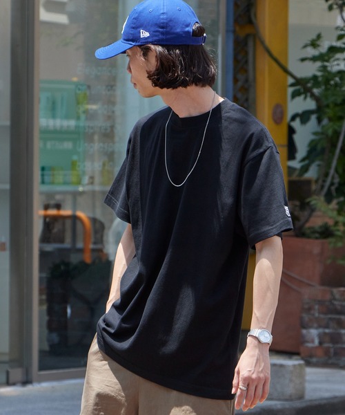 ROOPTOKYO(ループトウキョウ)の「オリジナルチームロゴ袖ワッペンTシャツ 半袖 クルーネック ハイグレードコットン 5.6oz 丸胴 シンプル ミドル丈 クロップド丈 短丈 メンズ レディース ユニセックス 秋 秋服 2026年秋冬(Tシャツ/カットソー・メンズ・ホワイト/ブラック/チャコール/ブルー/ライトピンク・S/M/L/XL)」の2枚目の写真