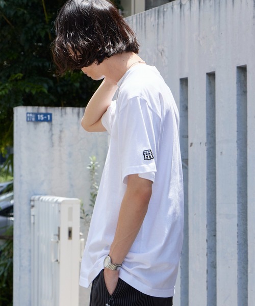 ROOPTOKYO(ループトウキョウ)の「オリジナルチームロゴ袖ワッペンTシャツ 半袖 クルーネック ハイグレードコットン 5.6oz 丸胴 シンプル ミドル丈 クロップド丈 短丈 メンズ レディース ユニセックス 秋 秋服 2026年秋冬(Tシャツ/カットソー・メンズ・ホワイト/ブラック/チャコール/ブルー/ライトピンク・S/M/L/XL)」の14枚目の写真